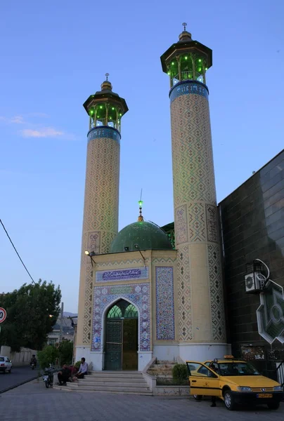 ナーシル Molk シーラーズ イランのモスク それはペルシャ語でマスジェデ Naseer Molk と呼ばれる — ストック写真