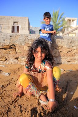 Plaj: Hormozgan Eyaleti, Keşm Adası, Laft Köyü, Iran yerel çocuklar