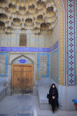 İsfahan, İran'ın güzel mavi çinilerle Camii