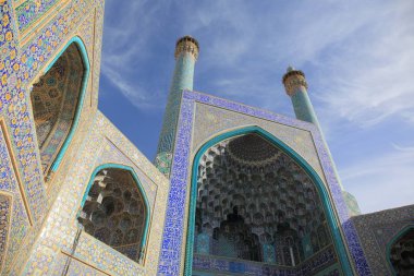 İsfahan, İran'ın güzel mavi çinilerle Camii