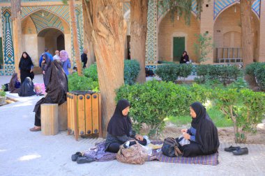 Kirman Eyaleti, Mikail kasaba, İran'ın Müslüman kadınlar.