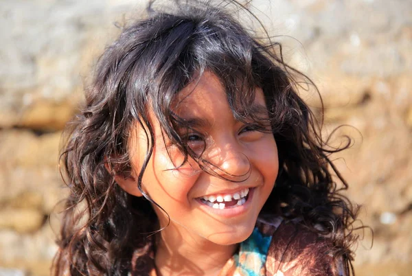 Laft 村ホルモズガーン州 ケシム島 イランで美しい ローカル女の子 — ストック写真