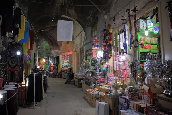 Mensen Winkels Binnen Bazaar Het Centrum Van Isfahan Iran — Stockfoto