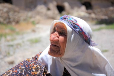 Kirman Eyaleti, Meymend Köyü, İran'ın yaşlı kadın