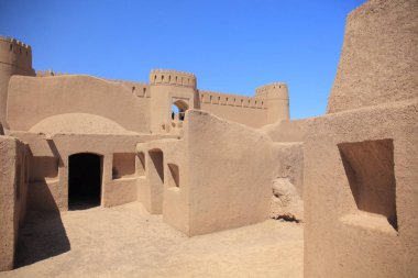 Kirman Eyaleti, Iran eski adobe kalede Rayen Castle (Arg-e Rayen Farsça) olduğunu.