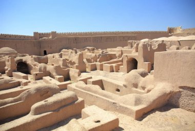 Kirman Eyaleti, Iran eski adobe kalede Rayen Castle (Arg-e Rayen Farsça) olduğunu.