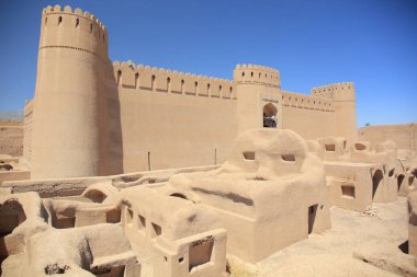 Kirman Eyaleti, Iran eski adobe kalede Rayen Castle (Arg-e Rayen Farsça) olduğunu.