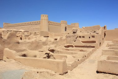 Kirman Eyaleti, Iran eski adobe kalede Rayen Castle (Arg-e Rayen Farsça) olduğunu.