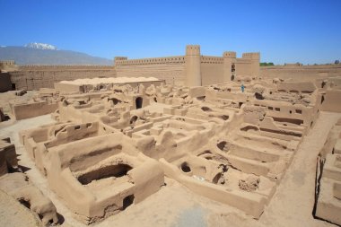 Kirman Eyaleti, Iran eski adobe kalede Rayen Castle (Arg-e Rayen Farsça) olduğunu.