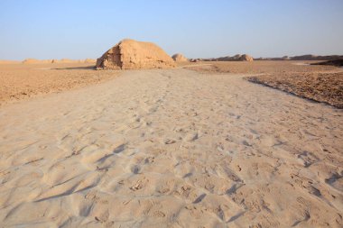 Kerman eyaletinin-Shafi Abad Köyü ve Kaluts (Dasht-e Lut Çölü) 