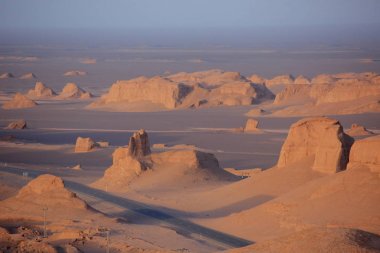 Kerman eyaletinin-Shafi Abad Köyü ve Kaluts (Dasht-e Lut Çölü) 