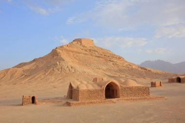  Yazd Dakhmeh-ye Zartoshtiyun (Zerdüşt tapınakları ve sessizlik kuleleri)