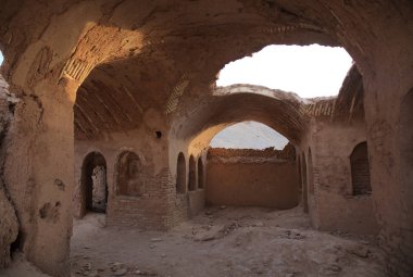  Yazd Dakhmeh-ye Zartoshtiyun (Zerdüşt tapınakları ve sessizlik kuleleri)