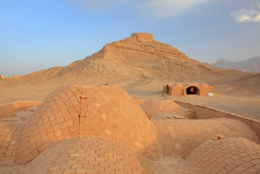  Yazd Dakhmeh-ye Zartoshtiyun (Zerdüşt tapınakları ve sessizlik kuleleri)