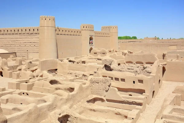 Kirman Eyaleti, Iran eski adobe kalede Rayen Castle (Arg-e Rayen Farsça) olduğunu.