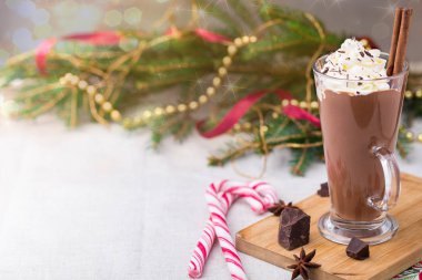 Sıcak Çikolata kremalı. Noel masa.