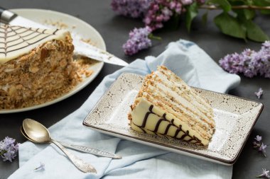 Ev yapımı esterhazy torte (kek)