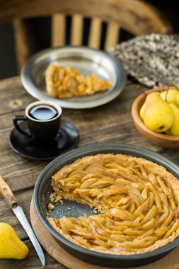 Fransız armut tart ile kahve molası