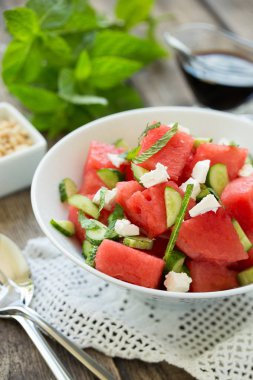 Karpuz salatalık salatası