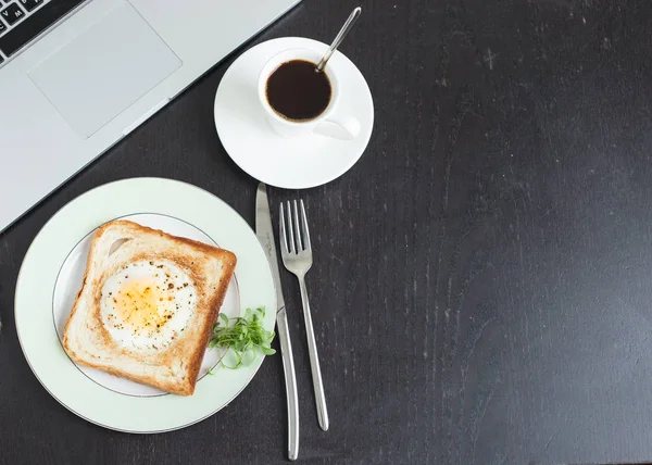 商务早餐。咖啡煎蛋 — 图库照片