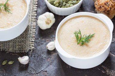 Püre çorba, Yeşiller, kabak çekirdeği, ekmek