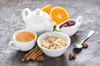 Lezzetli yulaf ezmesi tarçın Kahvaltı, gr portakal, sos için