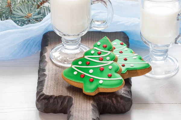 Christmas and New Year beautiful gingerbread with hot milk — Stock Photo, Image