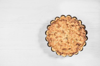 Lezzetli taze ekşi krema pasta üzerinde ahşap açık renkli, ISO