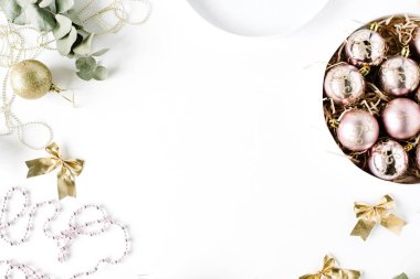 Noel süsleri çerçeve yaptı