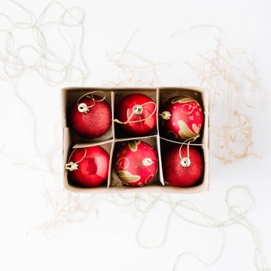 parlak Noel topları