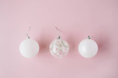 beyaz Noel süsleri