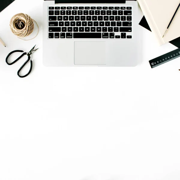 Feminine workspace with laptop — Stock Photo, Image