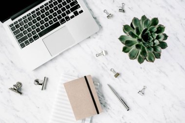 Modern Daire yatıyordu, en iyi görünümü çalışma alanı