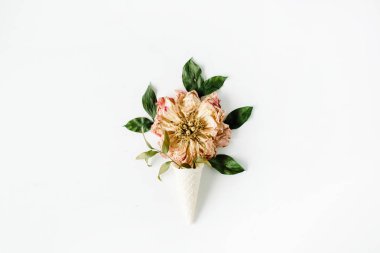 Güzel düz yatıyordu çiçek kompozisyon