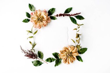 Güzel düz yatıyordu çiçek kompozisyon