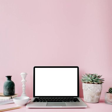 Modaya uygun modern düz yatıyordu çalışma alanı