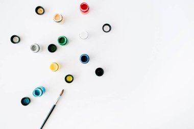 Minimalist sanatçı çalışma alanı