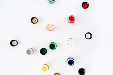 Minimalist sanatçı çalışma alanı