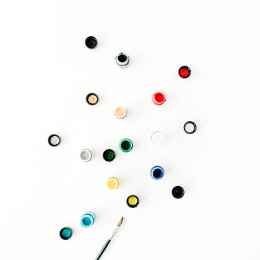 Minimalist sanatçı çalışma alanı