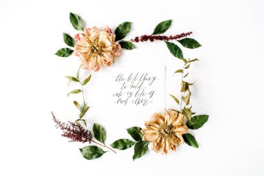 Güzel düz yatıyordu çiçek kompozisyon