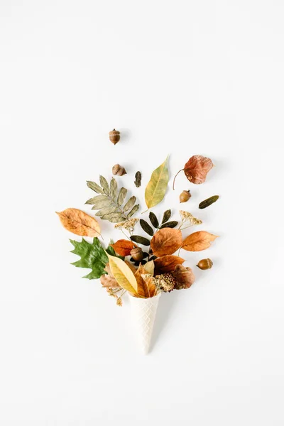 Trendy flat lay composition with autumn leaf — Stock Photo, Image