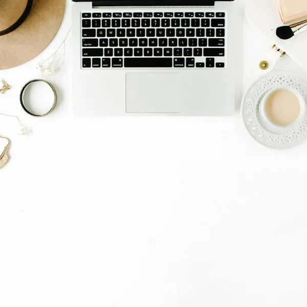 Espacio de trabajo femenino de oficina en casa — Foto de Stock