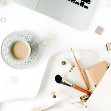 kadınsı ev ofis çalışma alanı