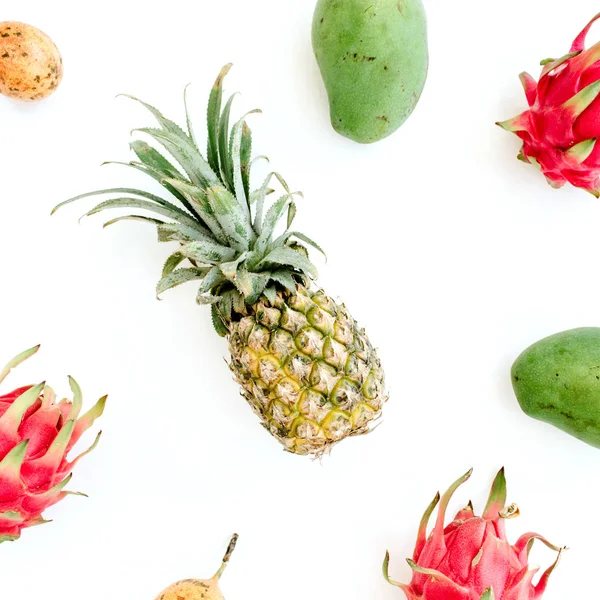 Mango, ananas, passion frukt och dragon frukt — Stockfoto