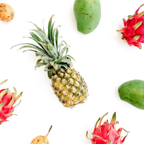 Mango's, ananas, passie vruchten en vruchten van de draak — Stockfoto
