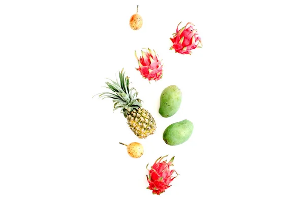 Mangos, pineapple, passion fruits and dragon fruits — Stock Photo, Image