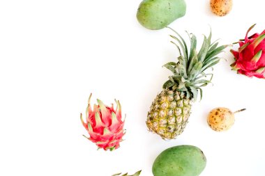 Mango, ananas, tutku meyve ve dragon meyve