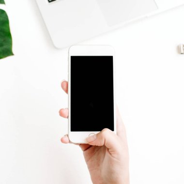 siyah ekran el ile Smartphone