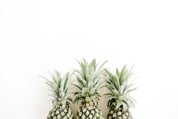 Tre ananas maturi — Foto Stock