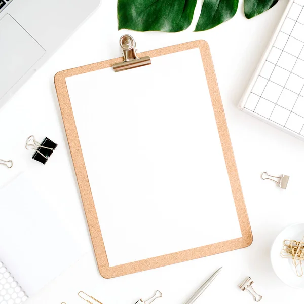 Espaço de trabalho de escritório em casa — Fotografia de Stock